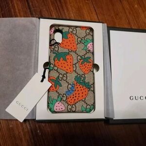 NWT Gucci G G Supreme IPhone Case with Strawberry Design Fits X / XS- NIB